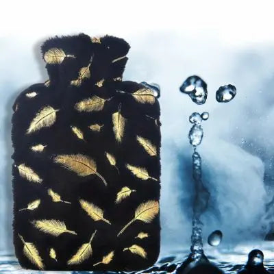 Bouillotte peluche de luxe ornée de plumes dorées apaisante pour les stars