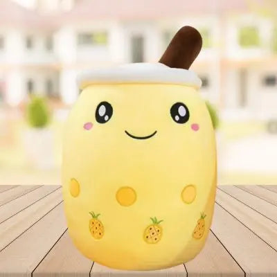 Peluche bubble tea ananas souriant dans la cuisine