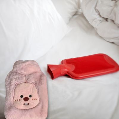 Bouillotte ours en peluche kawaii apaisant et chaleureux réchauffe le lit