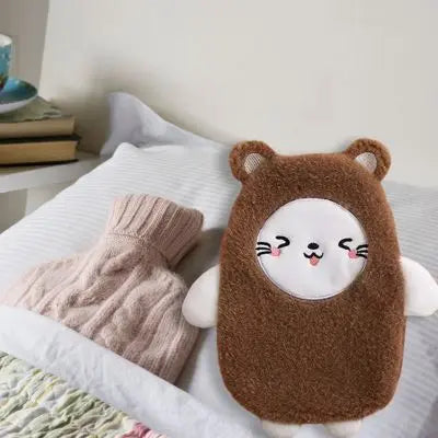 Bouillotte peluche-la peluche kawaii-chat-douillet-dans-les-draps