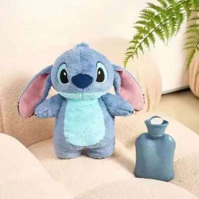 Bouillotte peluche une peluche kawaii la peluche stitch assise au lit