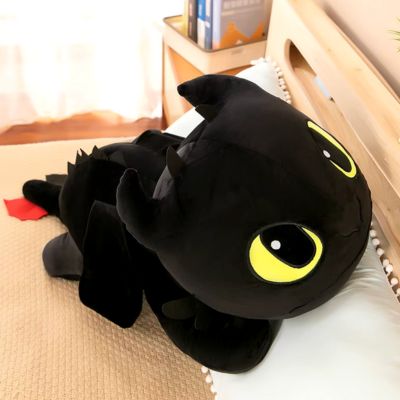 Peluche dragon noir aux yeux jaunes magiques de peluche kawaii