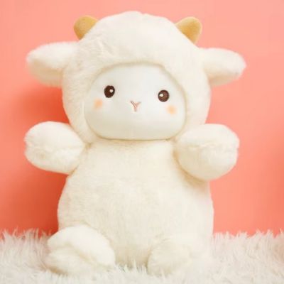 Peluche mouton charmant-blanc et chatoyant au petites cornes